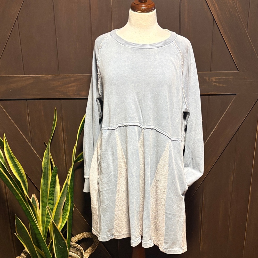 American Eagle Outfitters Light Blue and Cream Long Sleeve Dress
